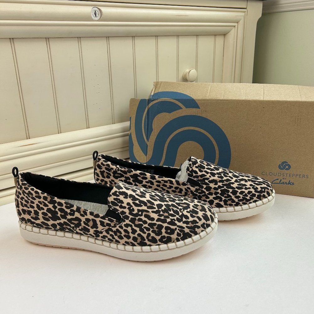Clarks Cloudsteppers Sneakers Slip On Leopard Print Cushion Soft Walking Comfy